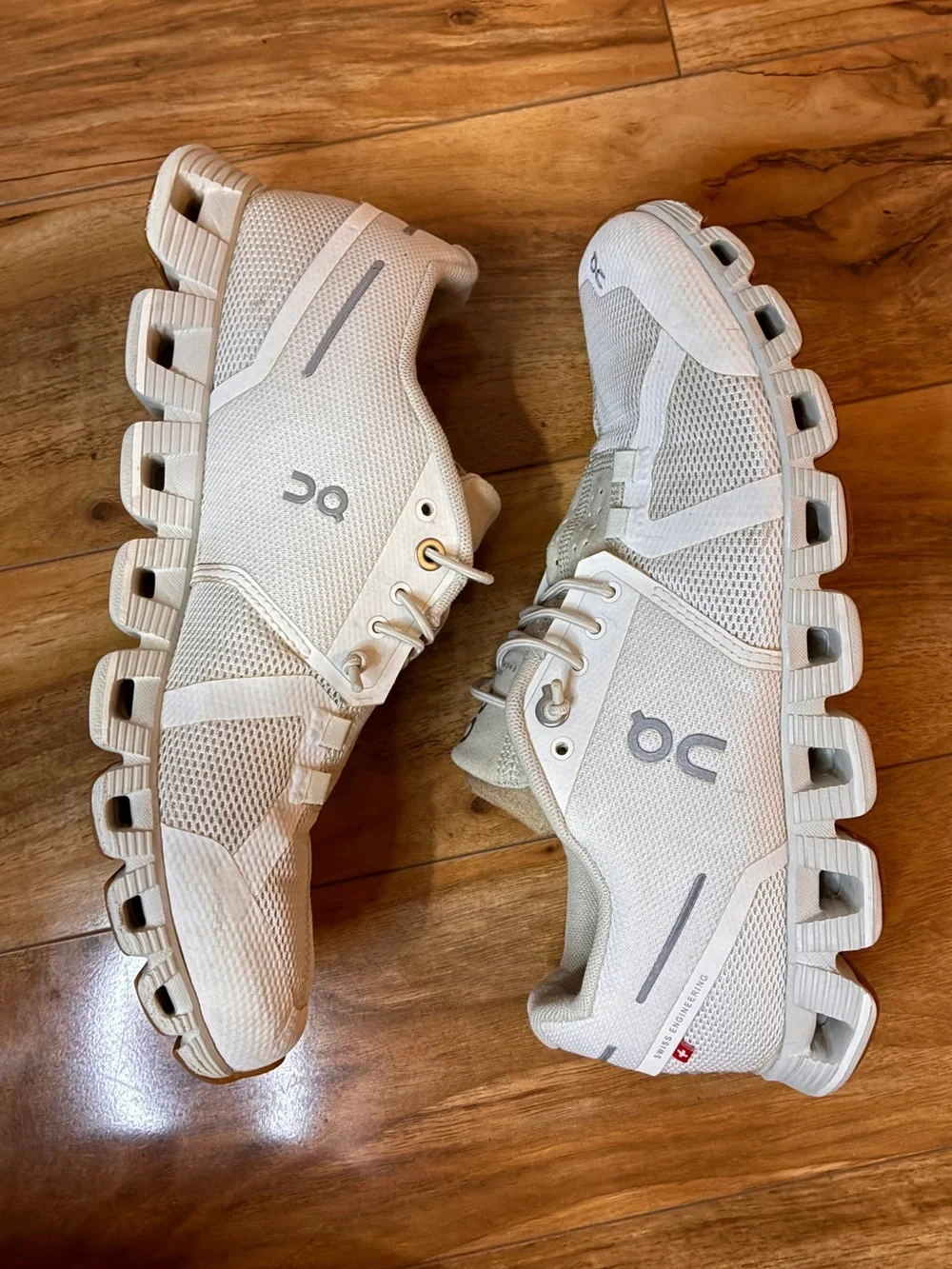 On Cloud 5 Women’s Athletic Running Sneaker Shoes, white/beige - size 8